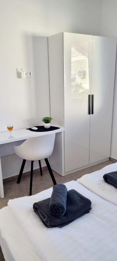 Dinary Apartman Vir Exterior foto