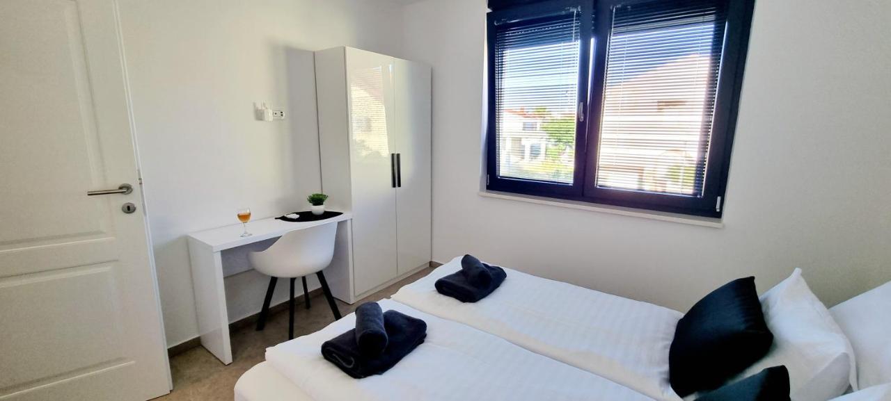 Dinary Apartman Vir Exterior foto