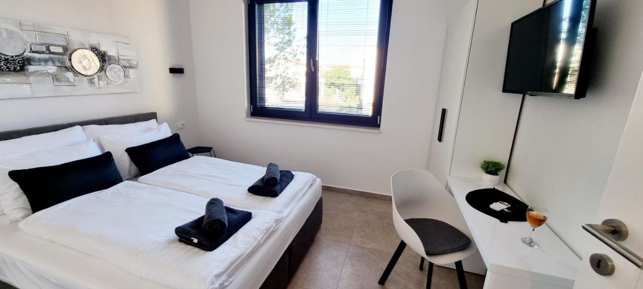 Dinary Apartman Vir Exterior foto