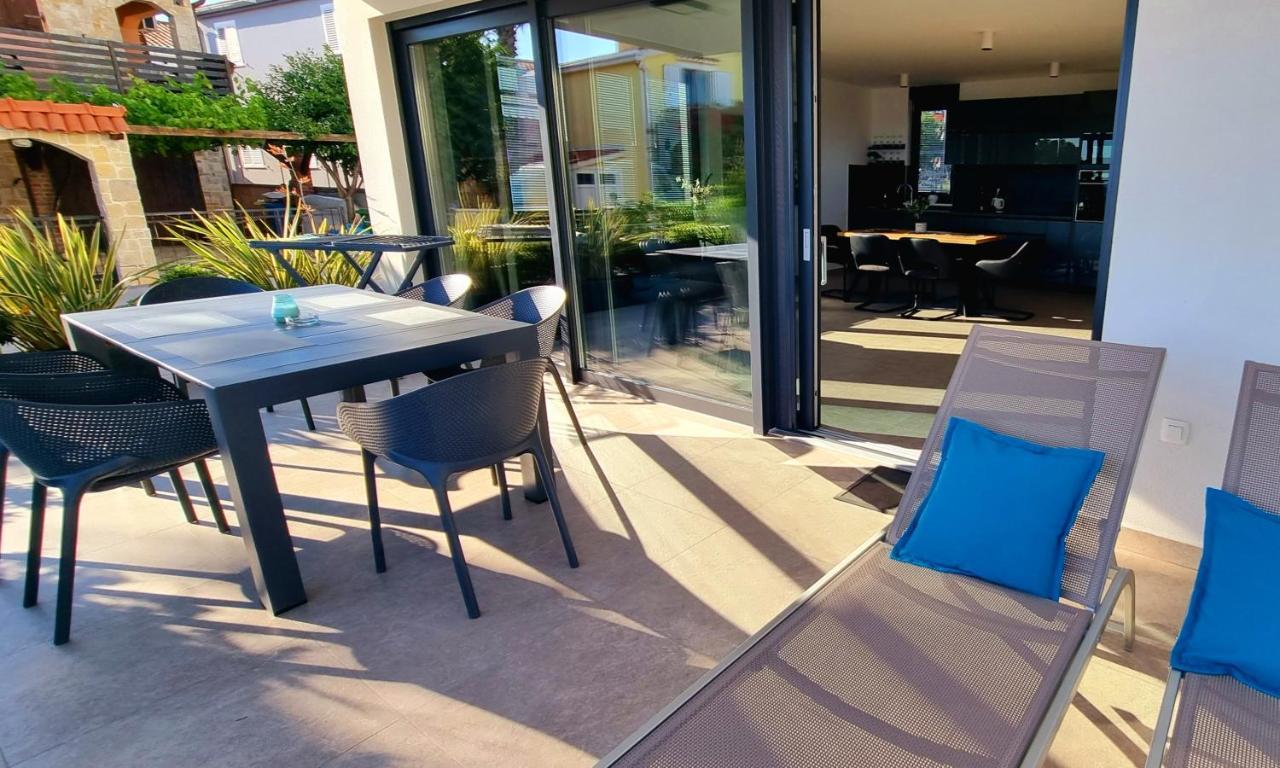 Dinary Apartman Vir Exterior foto
