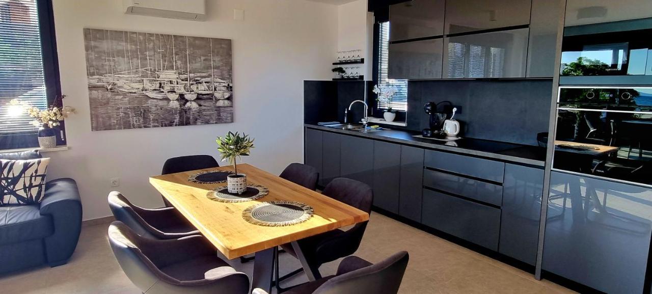 Dinary Apartman Vir Exterior foto