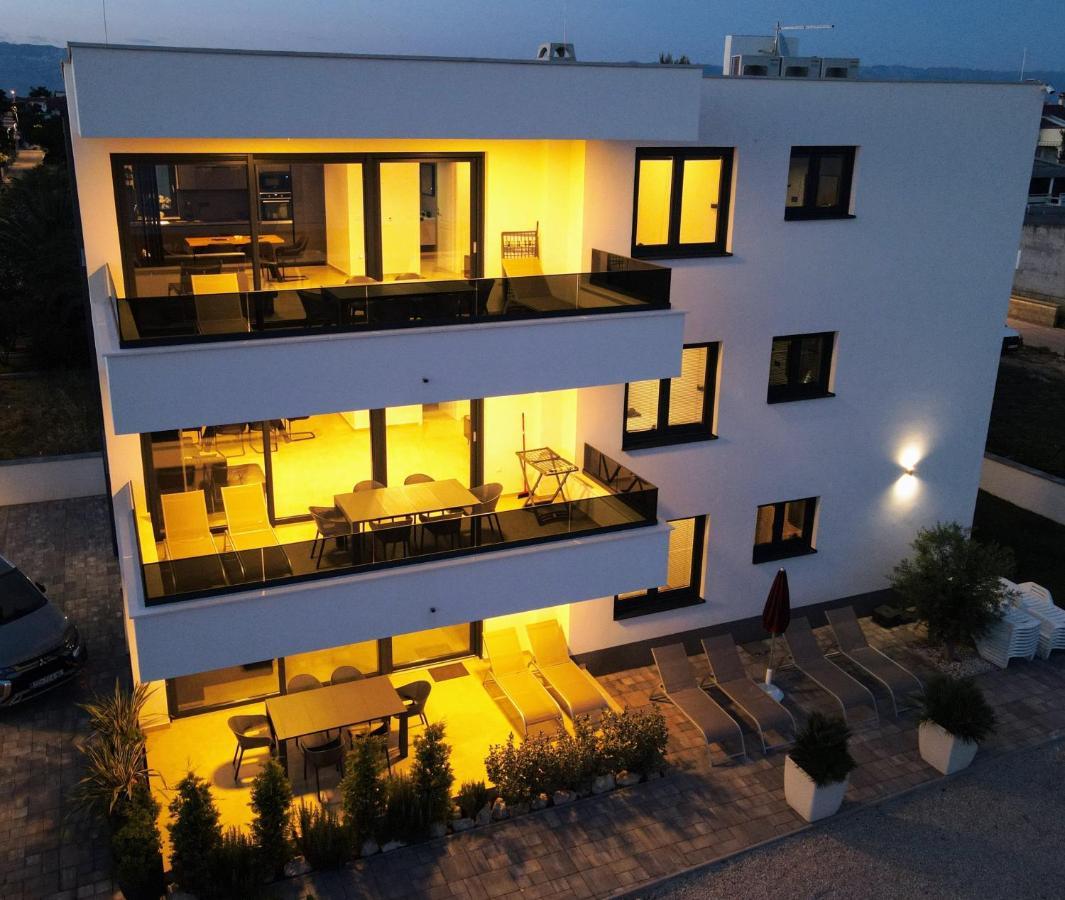 Dinary Apartman Vir Exterior foto