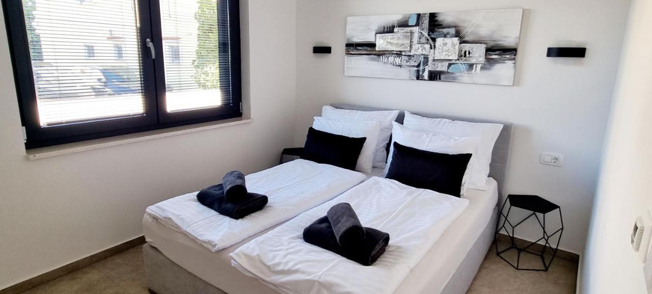 Dinary Apartman Vir Exterior foto