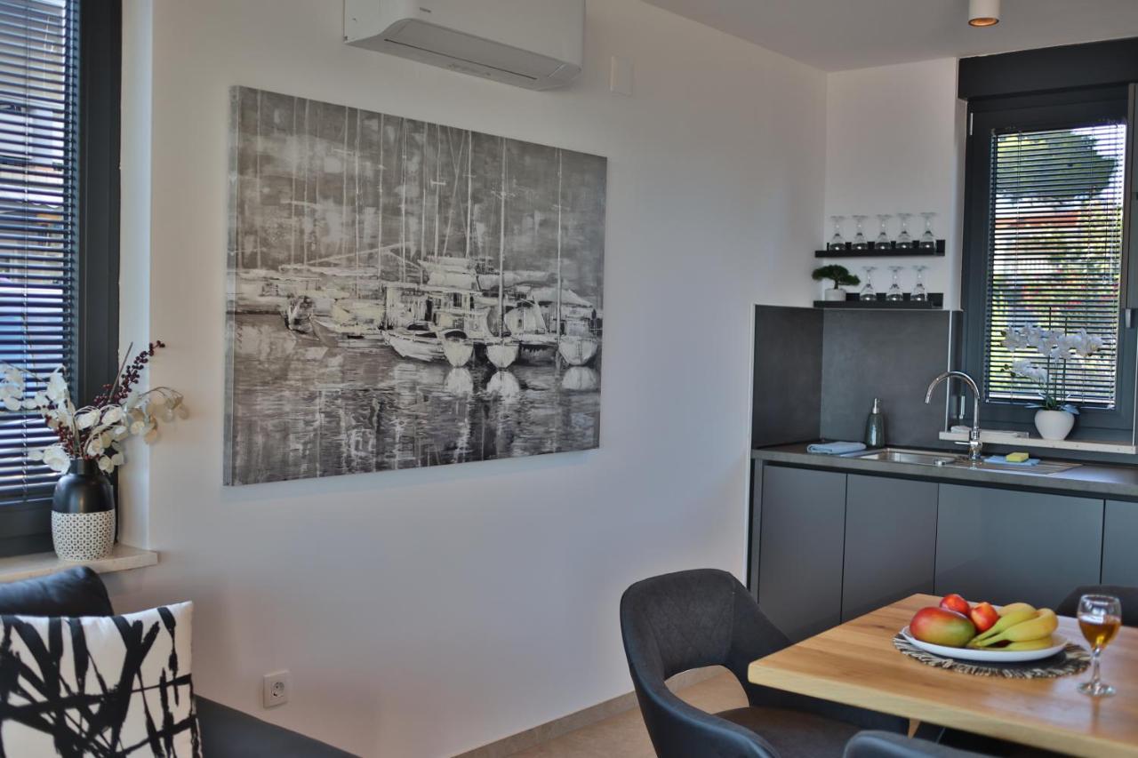 Dinary Apartman Vir Exterior foto