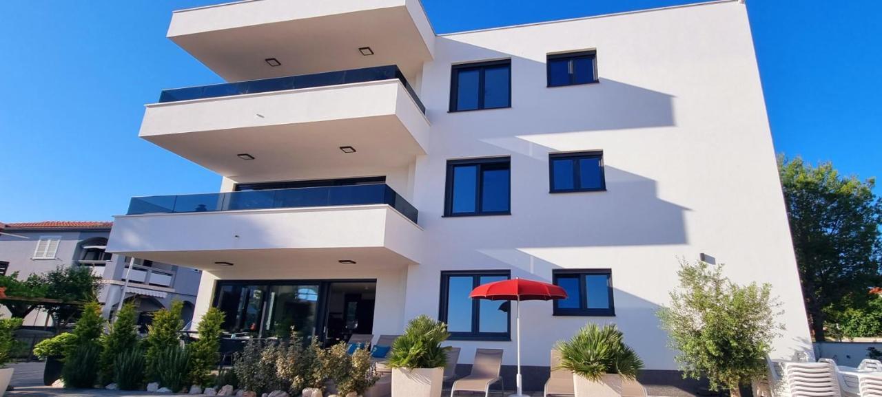 Dinary Apartman Vir Exterior foto