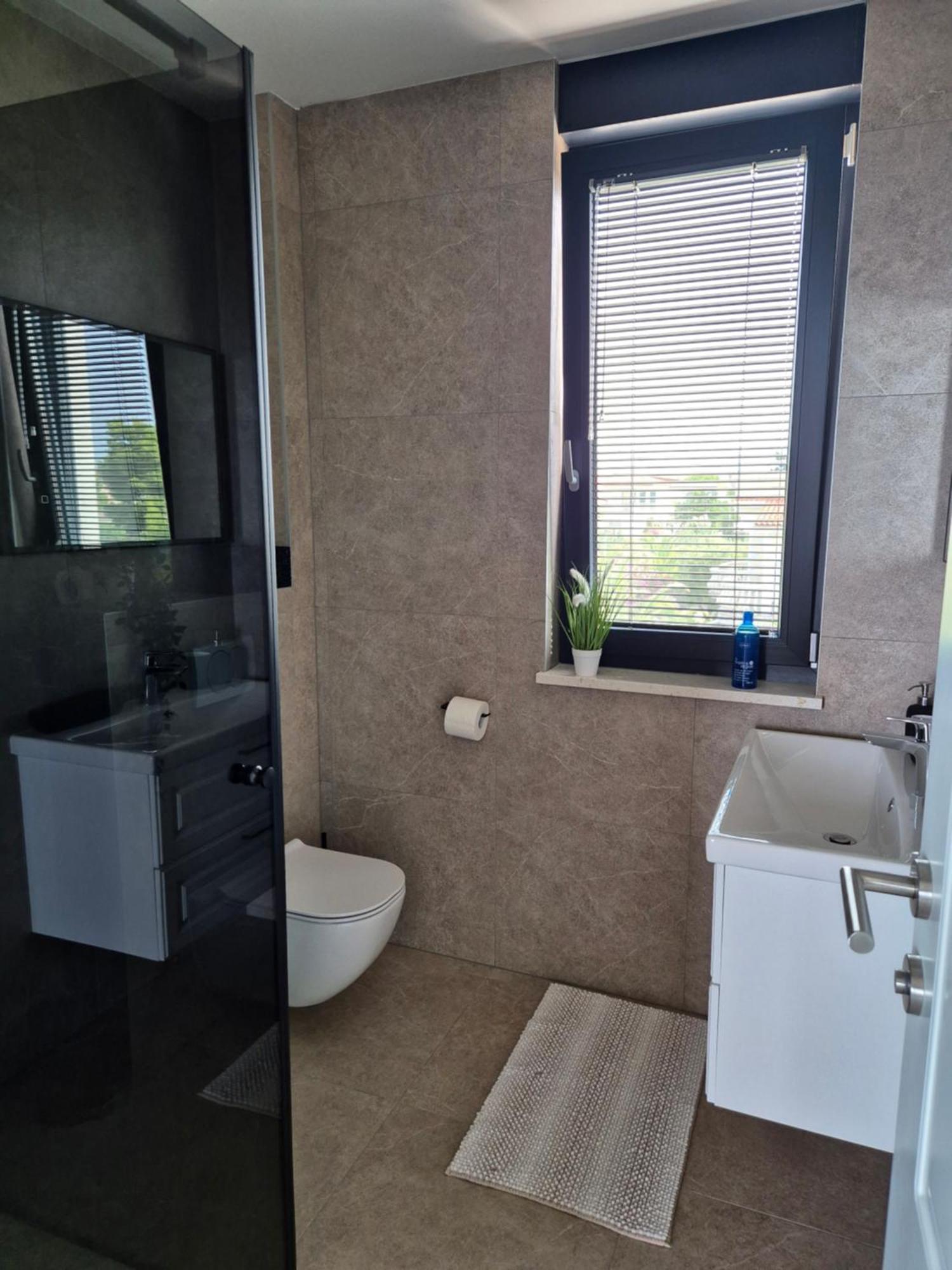 Dinary Apartman Vir Exterior foto